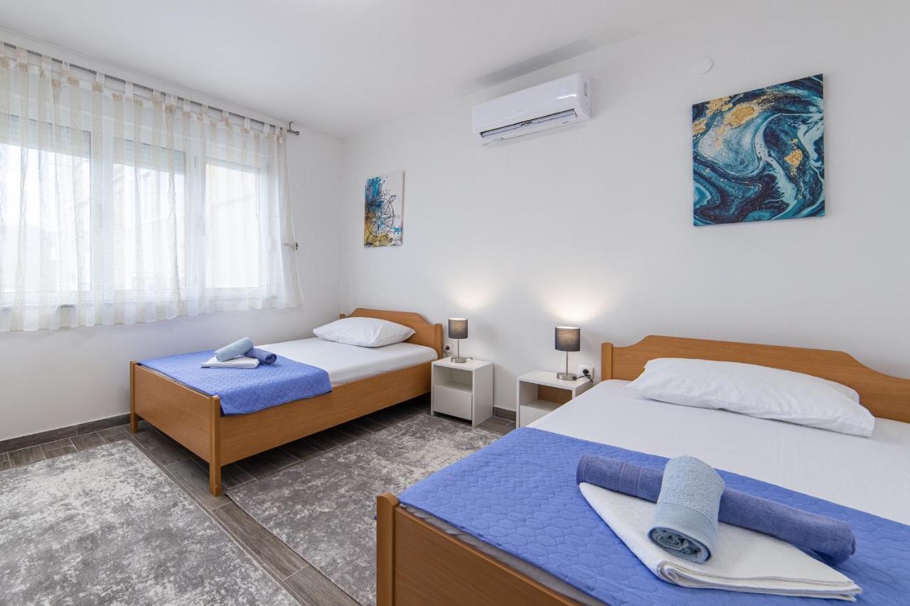 Apartment Sunrise Ploce بلوتشي المظهر الخارجي الصورة